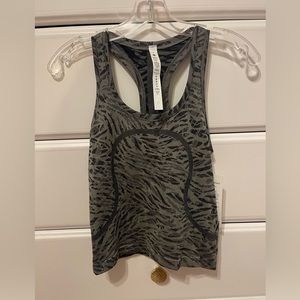 Lululemon Women’s Swiftly Tech Racerback Tank Top 2.0 Race Length